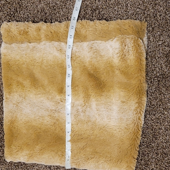 Tan Scarf Wide - Picture 7 of 8